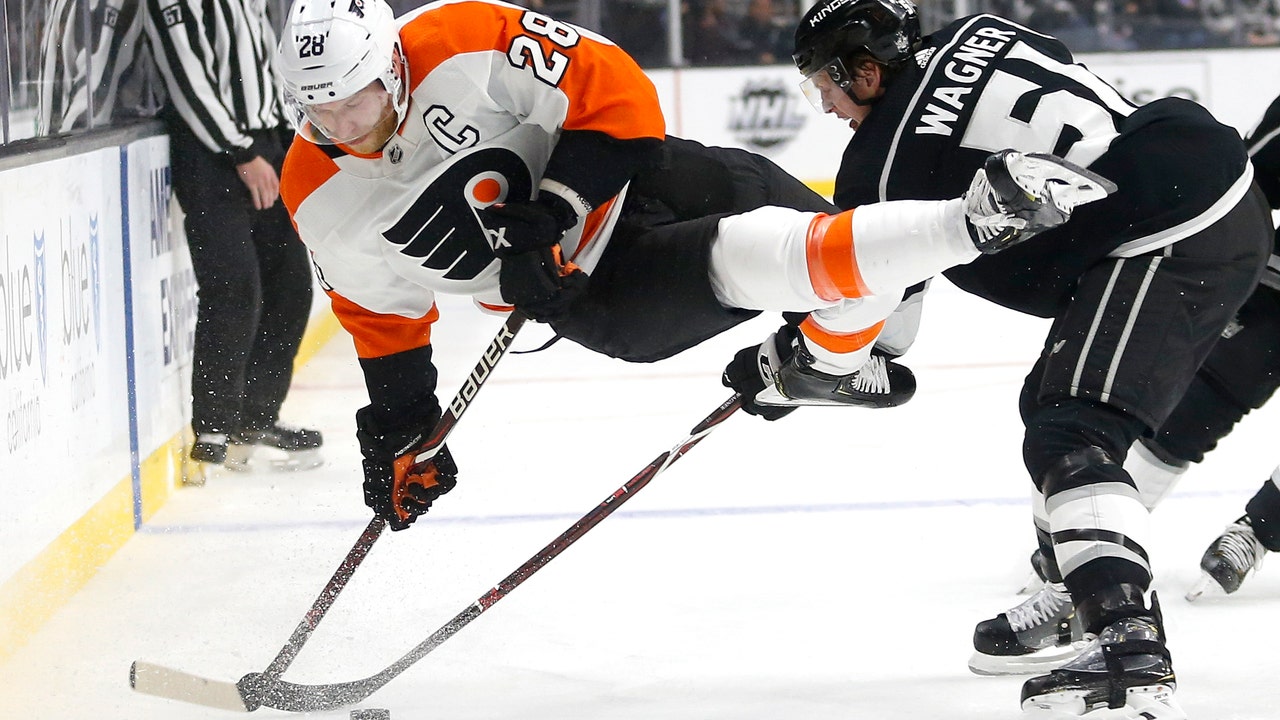 Flyers top Kings 5-2 for first winning streak of season